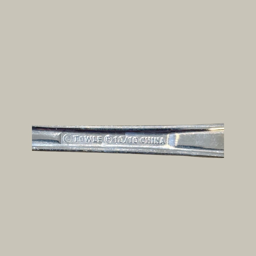 Towle Beaded Antique 18/10 Stainless Steel Teaspoons Set of 4 Silver China - Picture 3 of 3